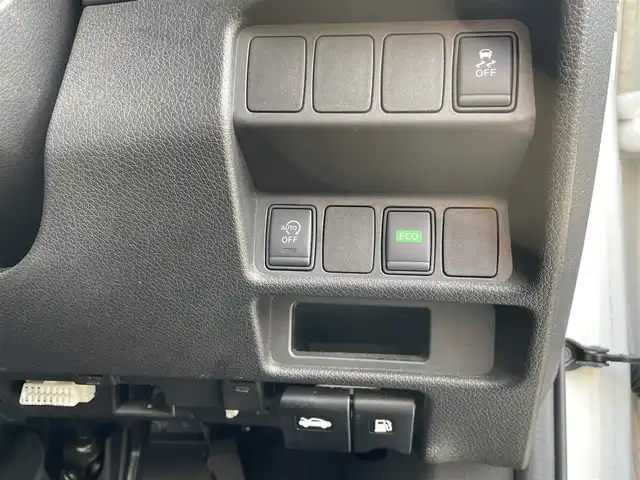 日産 エクストレイル 20X エマージェンシーブレーキ 福岡県 2016(平28)年 9万km ブリリアントホワイトパール (株)IDOMが運営する【じしゃロン八幡西店】の自社ローン対象車両になります。こちらは現金ご利用時の価格です。自社ローンご希望の方は別途その旨お申付け下さい。/衝突被害軽減システム/社外SDナビ/フルセグ/Bluetooth/バックカメラ/ETC/オートライト/カプロンシート/前席シートヒーター/コーナーセンサー