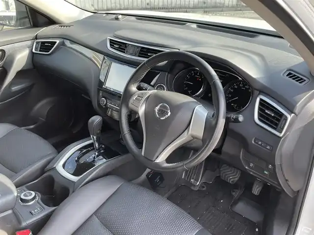日産 エクストレイル 20X エマージェンシーブレーキ 福岡県 2016(平28)年 9万km ブリリアントホワイトパール (株)IDOMが運営する【じしゃロン八幡西店】の自社ローン対象車両になります。こちらは現金ご利用時の価格です。自社ローンご希望の方は別途その旨お申付け下さい。/衝突被害軽減システム/社外SDナビ/フルセグ/Bluetooth/バックカメラ/ETC/オートライト/カプロンシート/前席シートヒーター/コーナーセンサー
