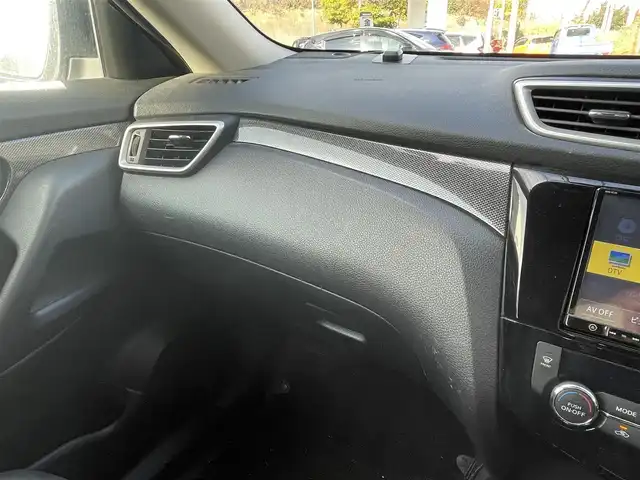 日産 エクストレイル 20X エマージェンシーブレーキ 福岡県 2016(平28)年 9万km ブリリアントホワイトパール (株)IDOMが運営する【じしゃロン八幡西店】の自社ローン対象車両になります。こちらは現金ご利用時の価格です。自社ローンご希望の方は別途その旨お申付け下さい。/衝突被害軽減システム/社外SDナビ/フルセグ/Bluetooth/バックカメラ/ETC/オートライト/カプロンシート/前席シートヒーター/コーナーセンサー