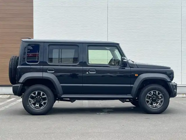 スズキ ジムニー ノマド FC 秋田県 2025(令7)年 0.1万km 黒 ４WD/衝突軽減システム/LEDヘッドライト/純正アルミ/スマートキー/アイドリングストップ/コーナーセンサー/クルーズコントロール/オートマチックハイビーム/レーンキープアシスト/プッシュスタート/ダウンヒルアシストコントロール/ステアリングスイッチ/背面タイヤ/ヘッドライトウォッシャー/ミラーヒーター/オートライト/オートエアコン/パワーステアリング/パワーウィンドウ/レベライザー/横滑り防止/電動格納ウィンカーミラー/保証書/取扱説明書/記録簿
