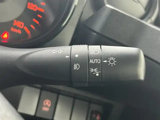 スズキ ジムニー XL 埼玉県 2023(令5)年 0.7万km ミディアムグレー 禁煙車　純正ナビ　CD　DVD　BT　フルセグTV　シートヒーター　ETC　電格ミラー　背面タイヤ　ダウンヒルアシストコントロール　アンチブレーキシステム　横滑り防止装置　オートライト