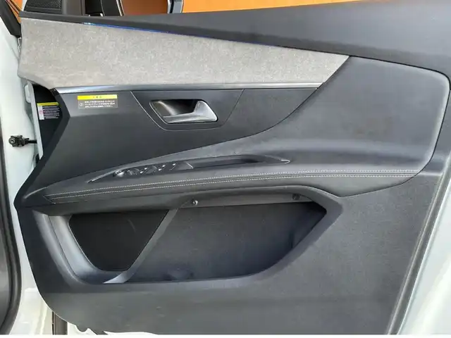 プジョー ３００８ GT ブルー HDi 愛知県 2022(令4)年 1.8万km パール 純正ナビ /フルセグTV /AppleCarPlay /360度カメラ /パノラマガラスルーフ/黒半革シート /シートヒーター /パワーバックドア /ACC /ブラインドスポット /レーンキープ/黒半革シート /シートヒーター/LEDヘッドライト