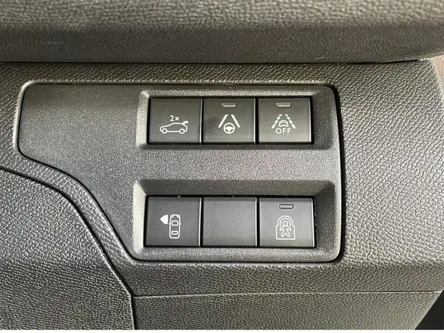 プジョー ３００８ GT ブルー HDi 愛知県 2022(令4)年 1.8万km パール 純正ナビ /フルセグTV /AppleCarPlay /360度カメラ /パノラマガラスルーフ/黒半革シート /シートヒーター /パワーバックドア /ACC /ブラインドスポット /レーンキープ/黒半革シート /シートヒーター/LEDヘッドライト