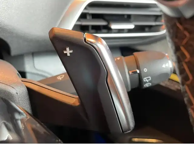 プジョー ３００８ GT ブルー HDi 愛知県 2022(令4)年 1.8万km パール 純正ナビ /フルセグTV /AppleCarPlay /360度カメラ /パノラマガラスルーフ/黒半革シート /シートヒーター /パワーバックドア /ACC /ブラインドスポット /レーンキープ/黒半革シート /シートヒーター/LEDヘッドライト
