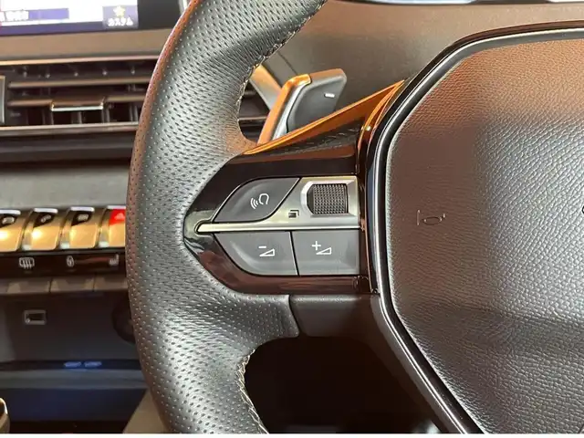 プジョー ３００８ GT ブルー HDi 愛知県 2022(令4)年 1.8万km パール 純正ナビ /フルセグTV /AppleCarPlay /360度カメラ /パノラマガラスルーフ/黒半革シート /シートヒーター /パワーバックドア /ACC /ブラインドスポット /レーンキープ/黒半革シート /シートヒーター/LEDヘッドライト