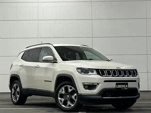クライスラー・ジープ ジープ コンパス リミテッド 山形県 2020(令2)年 5.6万km パール 4WD/黒レザーシート/運転席パワーシート/前席シートヒーター/パワーバックドア/追従クルコン/HIDライト/純正18インチアルミ