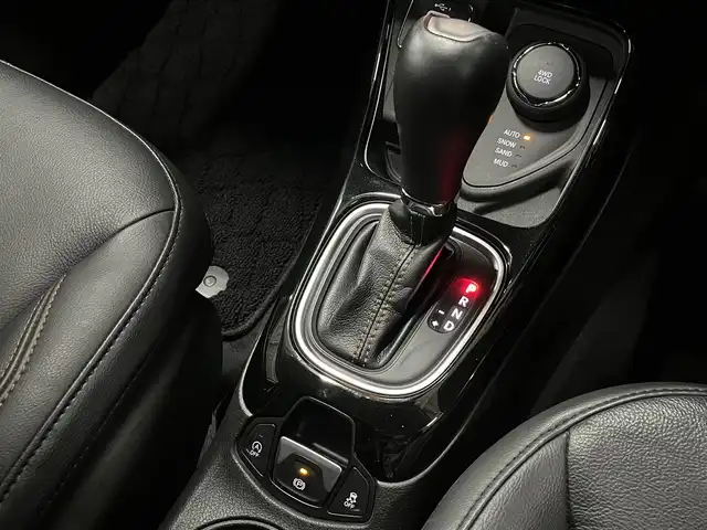 クライスラー・ジープ ジープ コンパス リミテッド 山形県 2020(令2)年 5.6万km パール 4WD/黒レザーシート/運転席パワーシート/前席シートヒーター/パワーバックドア/追従クルコン/HIDライト/純正18インチアルミ