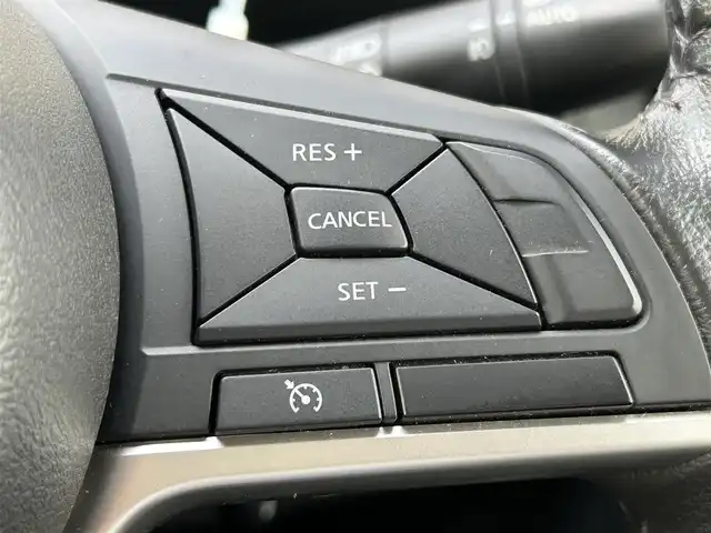 日産 セレナ ハイウェイスター 佐賀県 2016(平28)年 4.8万km マルーンレッド 2トーン エマージェンシーブレーキ　/ＬＤＷ　/クルーズコントロール　/純正９型ナビ　/・バックカメラ　/・フルセグTV/BT/CD/DVD/後席モニター/ＥＴＣ　　/パワースライドドア　/純正１６インチＡＷ　/プッシュスタート　/スペアキー×１/取扱説明書/保証書