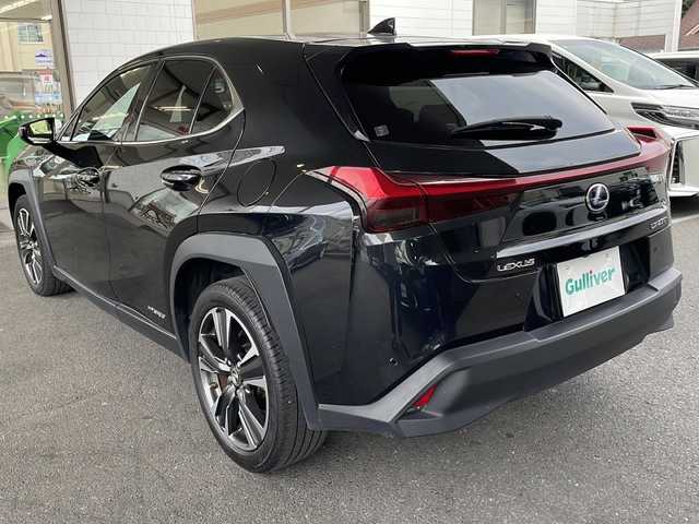 レクサス ＵＸ 250h 京都府 2020(令2)年 7.5万km グラファイトブラックガラスフレーク ディスプレイオーディオナビ　/Ｍｉｒａｃａｓｔ　/レクサスセーフティセンス/レーダークルーズコントロール/レーンキープアシスト/オートマチックハイビーム/プリクラッシュセーフティ/HUD　/BSM　/PKSA　/クリアランスソナー/ステアリングヒーター/メモリーパワーシート/シートヒーター　/全方位カメラ　/フルセグTV/電動格納ミラー/ウィンカーミラー/電動リアゲート/プッシュスタート/スマートキー/禁煙車
