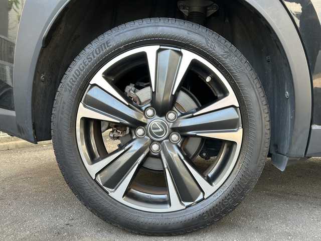 レクサス ＵＸ 250h 京都府 2020(令2)年 7.5万km グラファイトブラックガラスフレーク ディスプレイオーディオナビ　/Ｍｉｒａｃａｓｔ　/レクサスセーフティセンス/レーダークルーズコントロール/レーンキープアシスト/オートマチックハイビーム/プリクラッシュセーフティ/HUD　/BSM　/PKSA　/クリアランスソナー/ステアリングヒーター/メモリーパワーシート/シートヒーター　/全方位カメラ　/フルセグTV/電動格納ミラー/ウィンカーミラー/電動リアゲート/プッシュスタート/スマートキー/禁煙車