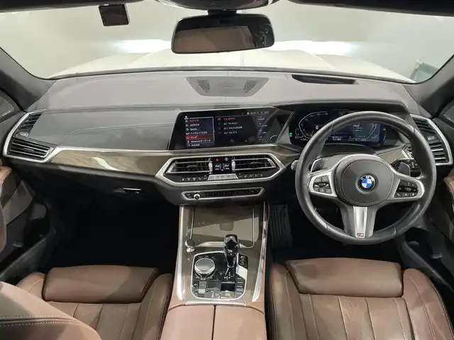 ＢＭＷ ＢＭＷ Ｘ５ xDrive 40d Mスポーツ 愛知県 2022(令4)年 1.2万km パール サンルーフ/アラウンドビューモニター/harman kardonサウンド・システム/本革シート/パワーシート【シートメモリー機能付】/シートヒーター/シートクーラー/衝突軽減ブレーキ/ブラインドスポットモニター/レーダークルーズコントロール/レーンキープアシスト/クリアランスソナー/パーキングアシスト/ダウンヒルアシストコントロール/パワーバックドア/パドルシフト/前後ドライブレコーダー