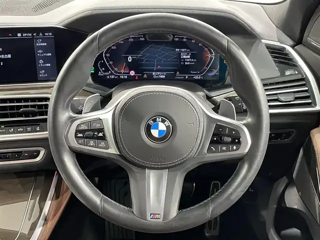 ＢＭＷ ＢＭＷ Ｘ５ xDrive 40d Mスポーツ 愛知県 2022(令4)年 1.2万km パール サンルーフ/アラウンドビューモニター/harman kardonサウンド・システム/本革シート/パワーシート【シートメモリー機能付】/シートヒーター/シートクーラー/衝突軽減ブレーキ/ブラインドスポットモニター/レーダークルーズコントロール/レーンキープアシスト/クリアランスソナー/パーキングアシスト/ダウンヒルアシストコントロール/パワーバックドア/パドルシフト/前後ドライブレコーダー