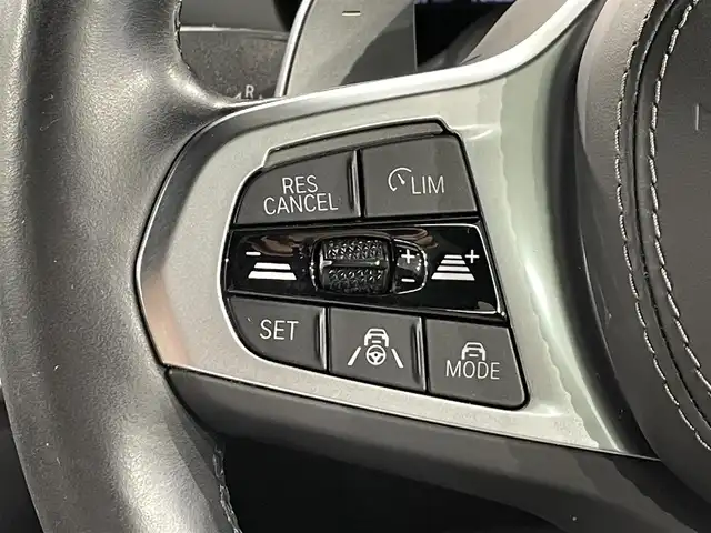 ＢＭＷ ＢＭＷ Ｘ５ xDrive 40d Mスポーツ 愛知県 2022(令4)年 1.2万km パール サンルーフ/アラウンドビューモニター/harman kardonサウンド・システム/本革シート/パワーシート【シートメモリー機能付】/シートヒーター/シートクーラー/衝突軽減ブレーキ/ブラインドスポットモニター/レーダークルーズコントロール/レーンキープアシスト/クリアランスソナー/パーキングアシスト/ダウンヒルアシストコントロール/パワーバックドア/パドルシフト/前後ドライブレコーダー