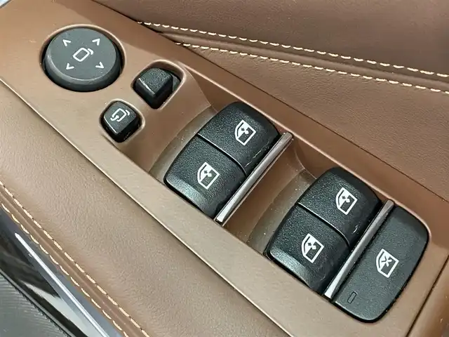 ＢＭＷ ＢＭＷ Ｘ５ xDrive 40d Mスポーツ 愛知県 2022(令4)年 1.2万km パール サンルーフ/アラウンドビューモニター/harman kardonサウンド・システム/本革シート/パワーシート【シートメモリー機能付】/シートヒーター/シートクーラー/衝突軽減ブレーキ/ブラインドスポットモニター/レーダークルーズコントロール/レーンキープアシスト/クリアランスソナー/パーキングアシスト/ダウンヒルアシストコントロール/パワーバックドア/パドルシフト/前後ドライブレコーダー
