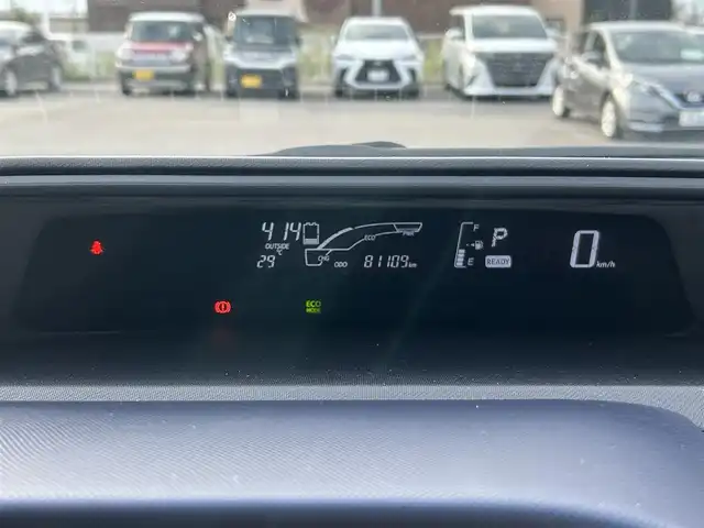 トヨタ アクア S 兵庫県 2015(平27)年 8.2万km ライムホワイトパールクリスタルシャイン 純正ナビ/BTオーディオ/フルセグTV/バックカメラ/ETC/ステアリングスイッチ/ドアバイザー/スマートキー/純正フロアマット/フォグランプ/オートライト/横滑り防止装置/スタートボタン