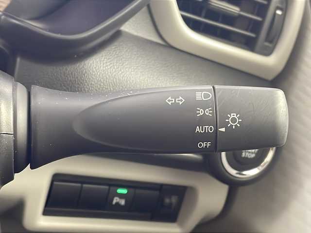 スズキ スイフト XG 岐阜県 2024(令6)年 0.3万km スーパーブラックパール 純正ディスプレイオーディオ/Bluetooth/USB/スズキコネクト/ビルトインETC2.0/レーダークルーズコントロール/シートヒーター(D/N席)/純正フロアマット/ブラインドスポットビューモニター/リヤクロストラフィックアラート/レーンキープアシスト/横滑り防止装置/LEDヘッドライト/オートライト/オートハイビーム