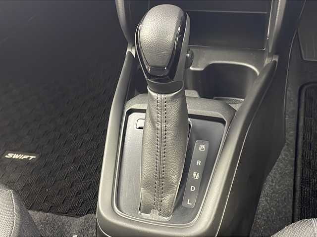 スズキ スイフト XG 岐阜県 2024(令6)年 0.3万km スーパーブラックパール 純正ディスプレイオーディオ/Bluetooth/USB/スズキコネクト/ビルトインETC2.0/レーダークルーズコントロール/シートヒーター(D/N席)/純正フロアマット/ブラインドスポットビューモニター/リヤクロストラフィックアラート/レーンキープアシスト/横滑り防止装置/LEDヘッドライト/オートライト/オートハイビーム