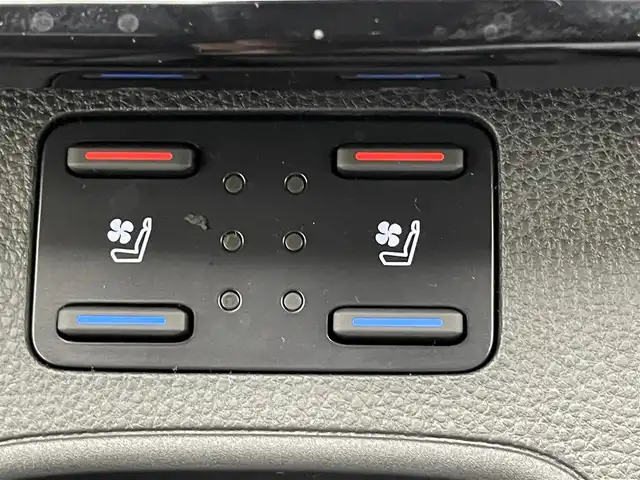 トヨタ カローラ クロス ハイブリッド Z 滋賀県 2025(令7)年 0.1千km ブラックマイカ 純正10.5インチナビ/Bluetooth/フルセグTV/USB/ミラーリング/全方位カメラ/ハーフレザーシート/パノラマガラスルーフ/パワーバックドア/パワーシート/シートヒーター/エアーシート/ステアリングリモコン/ETC2.0/前後ドライブレコーダー