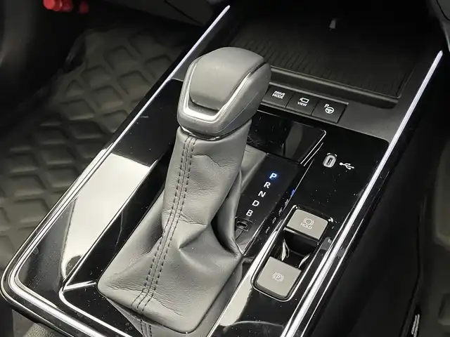 トヨタ カローラ クロス ハイブリッド Z 滋賀県 2025(令7)年 0.1千km ブラックマイカ 純正10.5インチナビ/Bluetooth/フルセグTV/USB/ミラーリング/全方位カメラ/ハーフレザーシート/パノラマガラスルーフ/パワーバックドア/パワーシート/シートヒーター/エアーシート/ステアリングリモコン/ETC2.0/前後ドライブレコーダー