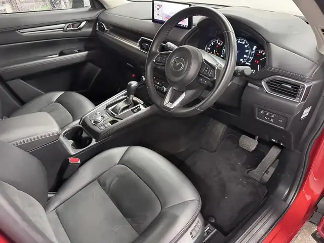 マツダ ＣＸ－５ XD ブラックトーンエディション 三重県 2023(令5)年 2.4万km ソウルレッドクリスタルM 2.2L ディーゼルターボ/FF/MTモード付フロア6AT/10.25インチ センターディスプレイ（ナビ搭載）*/（FM/AM/Bluetooth/USB/SDREC/TV*/ワイヤレス対応AppleCarPlay/AndroidAuto）/360°ビュー・モニター/ETC2.0/i-ACTIVSENSE/［運転支援］/・クルージング＆トラフィックサポート*/・速度標識警報/・ドライバーアテンションアラート/・マツダレーダークルーズコントロール/［リスク警報］/・車間認知支援システム/・車線逸脱警報システム/・ブラインドスポットモニタリング［BSM］/［リスク回避支援］/・レーンキープアシストシステム/［事故回避支援］/・スマートブレーキサポート［SBS］/・パーキングセンサー/装備/・ハンズフリーパワーテールゲート*/・ワイヤレス充電（qi）*/・ハーフレザー/・シートヒーター（D/N）/・ステアリングヒーター/・アクティブドライビングディスプレイ/・パワーシート（D10way）/・左右独立オートエアコン/・電子パーキングブレーキ＆オートホールド/・パドルシフト/・プッシュスタート/・ブラックトーンED専用19inAW/・保/取/ナビ取/など/*…メーカーOP