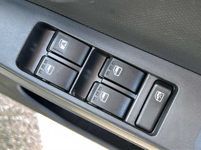 ダイハツ ミラ イース L SAⅢ 岩手県 2018(平30)年 5.4万km ホワイト ７型ナビ　Ｂｌｕｅｔｏｏｔｈ　スマートアシスト　オートハイビーム　電動格納ミラー　衝突軽減ブレーキ　アイドリングストップ　盗難防止システム　キーレスエントリー　デジタルメーター　純正１３アルミホイール