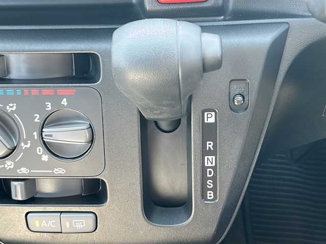 ダイハツ ミラ イース L SAⅢ 岩手県 2018(平30)年 5.4万km ホワイト ７型ナビ　Ｂｌｕｅｔｏｏｔｈ　スマートアシスト　オートハイビーム　電動格納ミラー　衝突軽減ブレーキ　アイドリングストップ　盗難防止システム　キーレスエントリー　デジタルメーター　純正１３アルミホイール