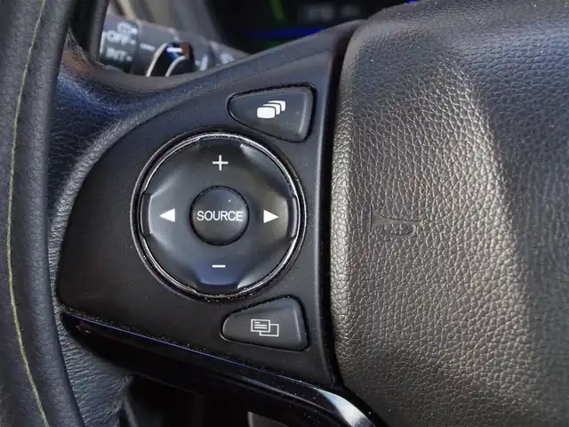 ホンダ ヴェゼル ハイブリッド X 埼玉県 2014(平26)年 8.1万km Ｄグリーン オートクルーズコントロール/ワンセグTV/バックカメラ/CD再生可/Bluetooth/ETC/ドラレコ/純正16インチAW/タバコ臭あり