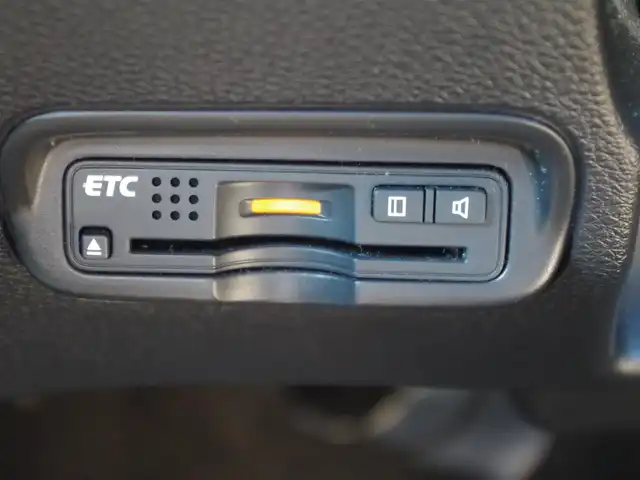 ホンダ ヴェゼル ハイブリッド X 埼玉県 2014(平26)年 8.1万km Ｄグリーン オートクルーズコントロール/ワンセグTV/バックカメラ/CD再生可/Bluetooth/ETC/ドラレコ/純正16インチAW/タバコ臭あり