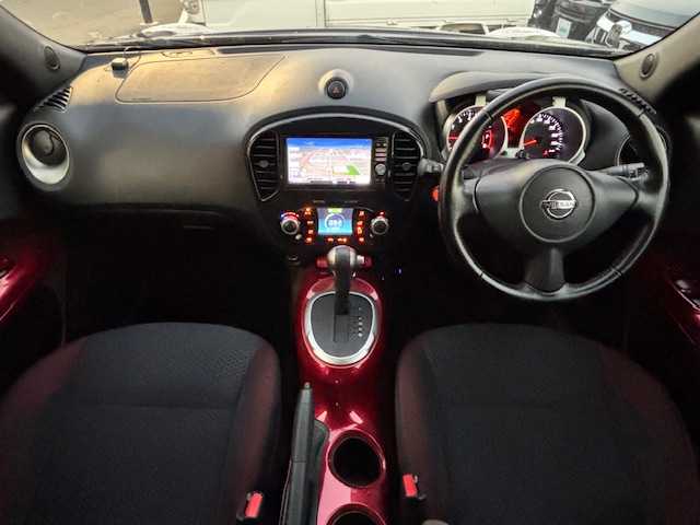 日産 ジューク 15RS タイプV 宮城県 2012(平24)年 6.4万km サファイアブラック 登録時走行距離６３１９５ｋｍ/ドライブレコーダー前後/純正ナビ/・フルセグ/・Bluetooth/・AM/FM/バックカメラ/オートライト/プッシュスタート/スマートキー/スマートキー/横滑り防止機能/フォグランプ/純正アルミホイール/ウインカーミラー/ドアバイザー/ヘッドライトレベライザー/純正フロアマット