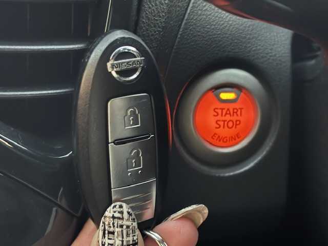 日産 ジューク 15RS タイプV 宮城県 2012(平24)年 6.4万km サファイアブラック 登録時走行距離６３１９５ｋｍ/ドライブレコーダー前後/純正ナビ/・フルセグ/・Bluetooth/・AM/FM/バックカメラ/オートライト/プッシュスタート/スマートキー/スマートキー/横滑り防止機能/フォグランプ/純正アルミホイール/ウインカーミラー/ドアバイザー/ヘッドライトレベライザー/純正フロアマット