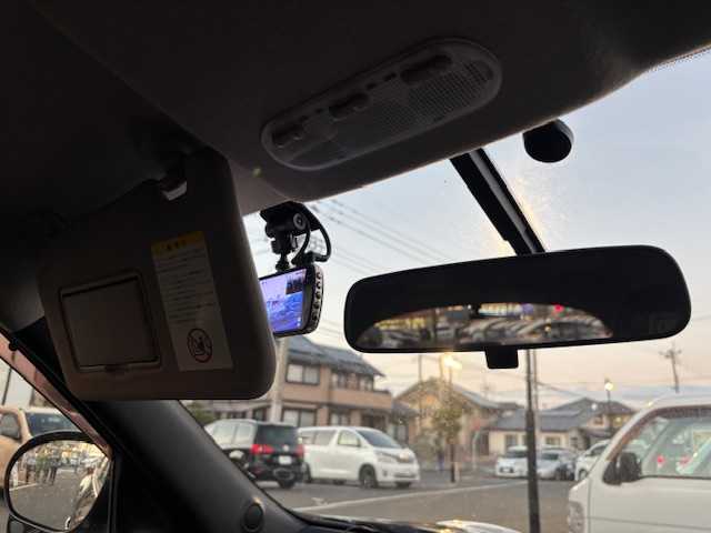 日産 ジューク 15RS タイプV 宮城県 2012(平24)年 6.4万km サファイアブラック 登録時走行距離６３１９５ｋｍ/ドライブレコーダー前後/純正ナビ/・フルセグ/・Bluetooth/・AM/FM/バックカメラ/オートライト/プッシュスタート/スマートキー/スマートキー/横滑り防止機能/フォグランプ/純正アルミホイール/ウインカーミラー/ドアバイザー/ヘッドライトレベライザー/純正フロアマット