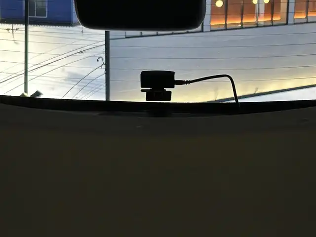 日産 ジューク 15RS タイプV 宮城県 2012(平24)年 6.4万km サファイアブラック 登録時走行距離６３１９５ｋｍ/ドライブレコーダー前後/純正ナビ/・フルセグ/・Bluetooth/・AM/FM/バックカメラ/オートライト/プッシュスタート/スマートキー/スマートキー/横滑り防止機能/フォグランプ/純正アルミホイール/ウインカーミラー/ドアバイザー/ヘッドライトレベライザー/純正フロアマット