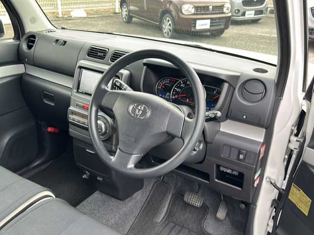 トヨタ ピクシススペース カスタム X 富山県 2015(平27)年 8.1万km パールホワイトⅢ 4WD/スマートキー/社外メモリーナビ(CN-RE50WD)/DVD/MSV/BT/フルセグTV/ETC/オートリトラミラー/電格ウィンカーミラー/純正フルエアロ/HIDヘッドライト/フォグ/メッキドアノブ/純正フロアマット/純正ドアバイザー/保証書・取説・ナビ取説