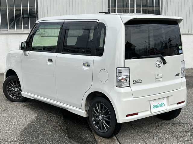 トヨタ ピクシススペース カスタム X 富山県 2015(平27)年 8.1万km パールホワイトⅢ 4WD/スマートキー/社外メモリーナビ(CN-RE50WD)/DVD/MSV/BT/フルセグTV/ETC/オートリトラミラー/電格ウィンカーミラー/純正フルエアロ/HIDヘッドライト/フォグ/メッキドアノブ/純正フロアマット/純正ドアバイザー/保証書・取説・ナビ取説