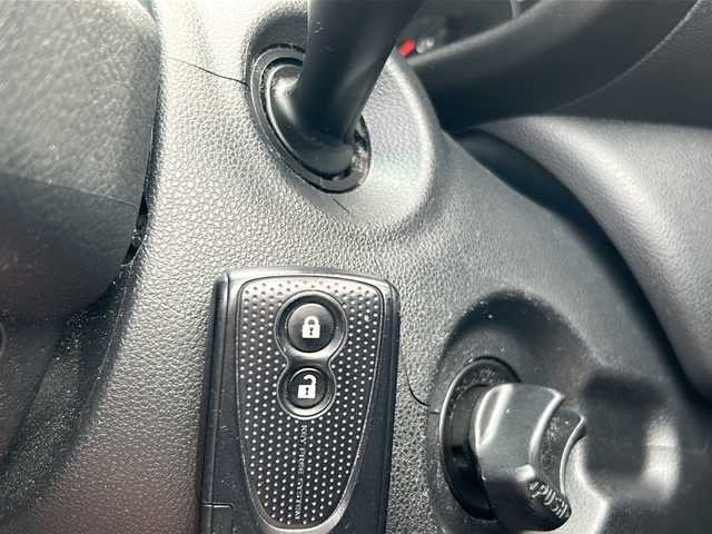 トヨタ ピクシススペース カスタム X 富山県 2015(平27)年 8.1万km パールホワイトⅢ 4WD/スマートキー/社外メモリーナビ(CN-RE50WD)/DVD/MSV/BT/フルセグTV/ETC/オートリトラミラー/電格ウィンカーミラー/純正フルエアロ/HIDヘッドライト/フォグ/メッキドアノブ/純正フロアマット/純正ドアバイザー/保証書・取説・ナビ取説