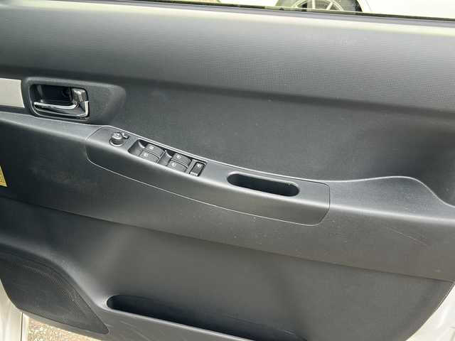 トヨタ ピクシススペース カスタム X 富山県 2015(平27)年 8.1万km パールホワイトⅢ 4WD/スマートキー/社外メモリーナビ(CN-RE50WD)/DVD/MSV/BT/フルセグTV/ETC/オートリトラミラー/電格ウィンカーミラー/純正フルエアロ/HIDヘッドライト/フォグ/メッキドアノブ/純正フロアマット/純正ドアバイザー/保証書・取説・ナビ取説