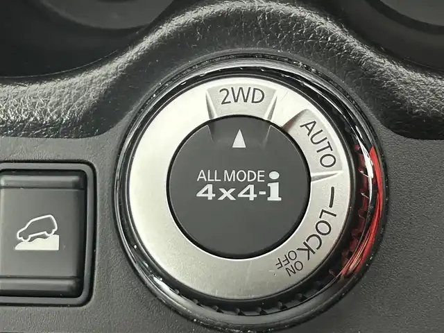 日産 エクストレイル 20X エマージェンシーブレーキ 道央・札幌 2014(平26)年 8万km チタニウムカーキ ・４WD/・日産コネクトSDナビ/　CD/DVD/USB/AUX/BT/フルセグTV/・TVキャンセラー/・ステアリングスイッチ/・アラウンドビューモニター/・ビルトインETC/・衝突軽減ブレーキ/・レーンキープアシスト/・後側方車両検知警報/・コーナリングスタビリティアシスト/・クリアランスソナー/・横滑り防止装置/・ABS/・アイドリングストップ/・ダウンヒルアシストコントロール/・オートライト/・LEDヘッドライト/・フロントフォグランプ/・カプロンシート/・D+N席シートヒーター/・純正フロアマット/・トノカバー/・プッシュスタート/・スマートキー/・スペアキー