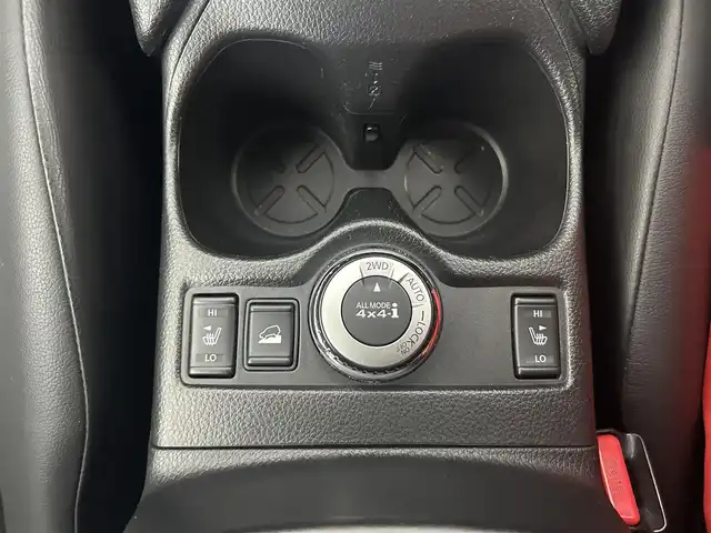 日産 エクストレイル 20X エマージェンシーブレーキ 道央・札幌 2014(平26)年 8万km チタニウムカーキ ・４WD/・日産コネクトSDナビ/　CD/DVD/USB/AUX/BT/フルセグTV/・TVキャンセラー/・ステアリングスイッチ/・アラウンドビューモニター/・ビルトインETC/・衝突軽減ブレーキ/・レーンキープアシスト/・後側方車両検知警報/・コーナリングスタビリティアシスト/・クリアランスソナー/・横滑り防止装置/・ABS/・アイドリングストップ/・ダウンヒルアシストコントロール/・オートライト/・LEDヘッドライト/・フロントフォグランプ/・カプロンシート/・D+N席シートヒーター/・純正フロアマット/・トノカバー/・プッシュスタート/・スマートキー/・スペアキー