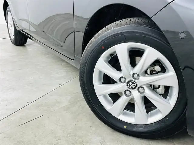 トヨタ アクア Z 福島県 2025(令7)年 0.8万km ブラック トヨタ セーフティセンス/・プリクラッシュセーフティ/・レーントレーシングアシスト/・レーダークルーズコントロール/・オートマチックハイビーム/・ロードサインアシスト/・先行車発進告知機能：/・パーキングサポートブレーキ/・ブラインドスポットモニター/・パノラミックビューモニター/・緊急時操舵支援/・プロアクティブドライビングアシスト/・カラーヘッドアップディスプレイ/純正ディスプレイオーディオ/・Bluetooth/AM・FM/USB/・バックカメラ/・360度カメラ/・ETC/デジタルインナーミラー型前方ドライブレコーダー/プッシュスタート/・スマートキー/フロアマット/革巻きステアリング/・ステアリングスイッチ/電装格納ミラー/LEDライト/・フォグライト/・ヘッドライトリベライザー