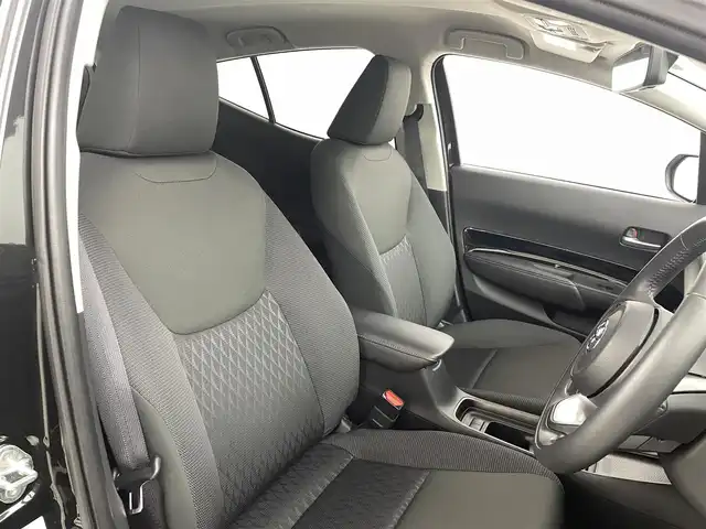 トヨタ アクア Z 福島県 2025(令7)年 0.8万km ブラック トヨタ セーフティセンス/・プリクラッシュセーフティ/・レーントレーシングアシスト/・レーダークルーズコントロール/・オートマチックハイビーム/・ロードサインアシスト/・先行車発進告知機能：/・パーキングサポートブレーキ/・ブラインドスポットモニター/・パノラミックビューモニター/・緊急時操舵支援/・プロアクティブドライビングアシスト/・カラーヘッドアップディスプレイ/純正ディスプレイオーディオ/・Bluetooth/AM・FM/USB/・バックカメラ/・360度カメラ/・ETC/デジタルインナーミラー型前方ドライブレコーダー/プッシュスタート/・スマートキー/フロアマット/革巻きステアリング/・ステアリングスイッチ/電装格納ミラー/LEDライト/・フォグライト/・ヘッドライトリベライザー