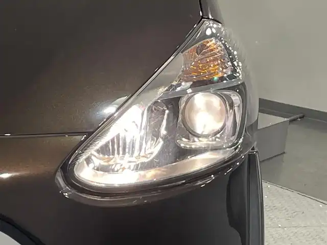 トヨタ シエンタ ハイブリッド G 愛知県 2019(令1)年 2万km ヴィンテージブラウンパールクリスタルシャイン 純正ナビ（NSCN-W68)/（AM/FM/CD/SD/Bluetooth/地デジ/AUX)　/トヨタセーフティセンスC　/　　-衝突軽減ブレーキ　/　　-オートマチックハイビーム/　　-レーンディパーチャーアラート/両側パワースライドドア　/ビルトインＥＴＣ　/クルーズコントロール　/バックカメラ　/ドライブレコーダー　/パーキングソナー/先行車発進告知機能/USB接続/プッシュスタート/　　-スマートキー/純正フロアマット