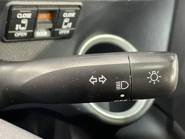 トヨタ シエンタ ハイブリッド G 愛知県 2019(令1)年 2万km ヴィンテージブラウンパールクリスタルシャイン 純正ナビ（NSCN-W68)/（AM/FM/CD/SD/Bluetooth/地デジ/AUX)　/トヨタセーフティセンスC　/　　-衝突軽減ブレーキ　/　　-オートマチックハイビーム/　　-レーンディパーチャーアラート/両側パワースライドドア　/ビルトインＥＴＣ　/クルーズコントロール　/バックカメラ　/ドライブレコーダー　/パーキングソナー/先行車発進告知機能/USB接続/プッシュスタート/　　-スマートキー/純正フロアマット