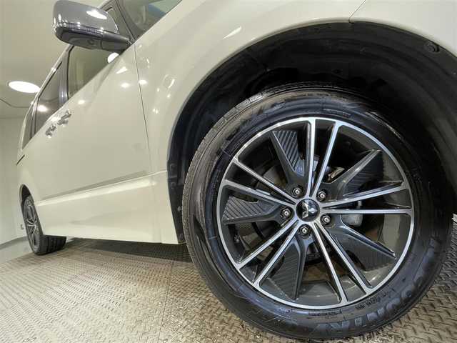 三菱 デリカＤ：５ アーバンギア G パワーパッケージ 愛知県 2019(平31)年 4.7万km ウォームホワイトパール 純正１０．１インチナビ/（フルセグTV/CD/DVD/BT）/両側電動スライドドア/アラウンドビューモニター/衝突軽減ブレーキ/レーダークルーズコントロール/ビルトインETC/シートヒーター/パワーシート/LEDヘッドライト/BSM（ブラインドスポットモニター）/オートブレーキホールド