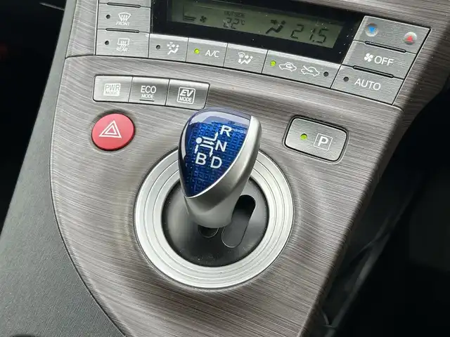 トヨタ プリウス S 群馬県 2015(平27)年 5.3万km ホワイトパールクリスタルシャイン 純正SDナビ/AM/FM/CD/DVD/SD/BT/フルセグTV/バックカメラ/カロッツェリアサブウーハー/TRDエアロ(前後)/オートライト/純正マフラー積込/純正フロアマット/純正アルミホイール/取扱説明書/保証書
