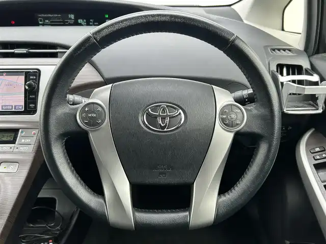 トヨタ プリウス S 群馬県 2015(平27)年 5.3万km ホワイトパールクリスタルシャイン 純正SDナビ/AM/FM/CD/DVD/SD/BT/フルセグTV/バックカメラ/カロッツェリアサブウーハー/TRDエアロ(前後)/オートライト/純正マフラー積込/純正フロアマット/純正アルミホイール/取扱説明書/保証書