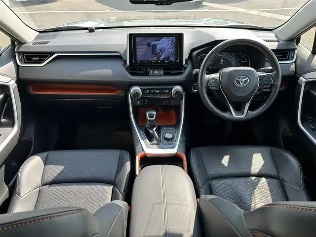 トヨタ ＲＡＶ４ アドベンチャー 和歌山県 2020(令2)年 6.9万km アッシュグレーメタリック/アーバンカーキ 純正9インチナビ（NSZT-Y68T）/フルセグTV/Bluetooth/CD/SD/バックカメラ/ビルトインETC2.0/前後ドライブレコーダー/トヨタセーフティーセンス/PCS（プリクラッシュセーフティ）/LTA（レーントレーシングアシスト）/BSM（ブラインドスポットモニター）/RCTA（リヤクロストラフィックアラート）/PKSB（パーキングサポートブレーキ）/RSA（ロードサインアシスト）/レーダークルーズコントロール/クリアランスソナー/本革ステアリング/ステアリングヒーター/ステアリングスイッチ/レザーシート/運転席パワーシート/前席シートヒーター/前席シートベンチレーション/LEDヘッドライト/フォグランプ/オートライト/オートハイビーム/純正19インチAW/ドアバイザー/純正フロアマット/プッシュスタート/スマートキー
