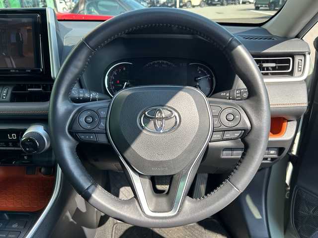 トヨタ ＲＡＶ４ アドベンチャー 和歌山県 2020(令2)年 6.9万km アッシュグレーメタリック/アーバンカーキ 純正9インチナビ（NSZT-Y68T）/フルセグTV/Bluetooth/CD/SD/バックカメラ/ビルトインETC2.0/前後ドライブレコーダー/トヨタセーフティーセンス/PCS（プリクラッシュセーフティ）/LTA（レーントレーシングアシスト）/BSM（ブラインドスポットモニター）/RCTA（リヤクロストラフィックアラート）/PKSB（パーキングサポートブレーキ）/RSA（ロードサインアシスト）/レーダークルーズコントロール/クリアランスソナー/本革ステアリング/ステアリングヒーター/ステアリングスイッチ/レザーシート/運転席パワーシート/前席シートヒーター/前席シートベンチレーション/LEDヘッドライト/フォグランプ/オートライト/オートハイビーム/純正19インチAW/ドアバイザー/純正フロアマット/プッシュスタート/スマートキー