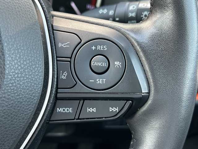 トヨタ ＲＡＶ４ アドベンチャー 和歌山県 2020(令2)年 6.9万km アッシュグレーメタリック/アーバンカーキ 純正9インチナビ（NSZT-Y68T）/フルセグTV/Bluetooth/CD/SD/バックカメラ/ビルトインETC2.0/前後ドライブレコーダー/トヨタセーフティーセンス/PCS（プリクラッシュセーフティ）/LTA（レーントレーシングアシスト）/BSM（ブラインドスポットモニター）/RCTA（リヤクロストラフィックアラート）/PKSB（パーキングサポートブレーキ）/RSA（ロードサインアシスト）/レーダークルーズコントロール/クリアランスソナー/本革ステアリング/ステアリングヒーター/ステアリングスイッチ/レザーシート/運転席パワーシート/前席シートヒーター/前席シートベンチレーション/LEDヘッドライト/フォグランプ/オートライト/オートハイビーム/純正19インチAW/ドアバイザー/純正フロアマット/プッシュスタート/スマートキー