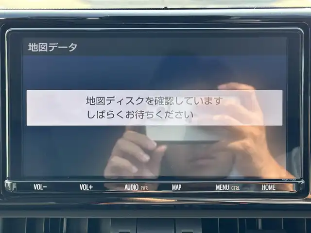 トヨタ ＲＡＶ４ アドベンチャー 和歌山県 2020(令2)年 6.9万km アッシュグレーメタリック/アーバンカーキ 純正9インチナビ（NSZT-Y68T）/フルセグTV/Bluetooth/CD/SD/バックカメラ/ビルトインETC2.0/前後ドライブレコーダー/トヨタセーフティーセンス/PCS（プリクラッシュセーフティ）/LTA（レーントレーシングアシスト）/BSM（ブラインドスポットモニター）/RCTA（リヤクロストラフィックアラート）/PKSB（パーキングサポートブレーキ）/RSA（ロードサインアシスト）/レーダークルーズコントロール/クリアランスソナー/本革ステアリング/ステアリングヒーター/ステアリングスイッチ/レザーシート/運転席パワーシート/前席シートヒーター/前席シートベンチレーション/LEDヘッドライト/フォグランプ/オートライト/オートハイビーム/純正19インチAW/ドアバイザー/純正フロアマット/プッシュスタート/スマートキー