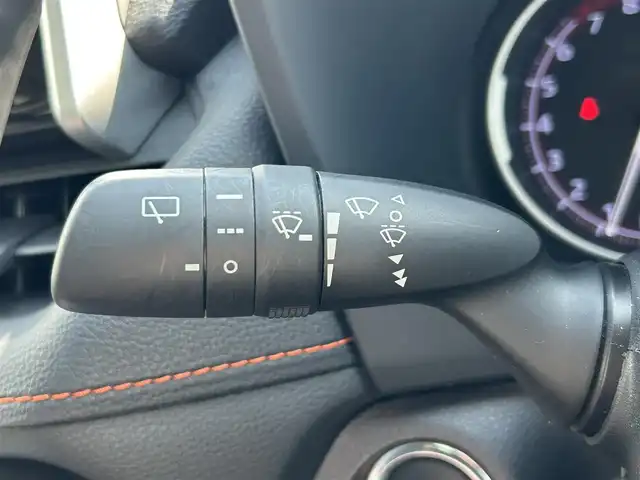 トヨタ ＲＡＶ４ アドベンチャー 和歌山県 2020(令2)年 6.9万km アッシュグレーメタリック/アーバンカーキ 純正9インチナビ（NSZT-Y68T）/フルセグTV/Bluetooth/CD/SD/バックカメラ/ビルトインETC2.0/前後ドライブレコーダー/トヨタセーフティーセンス/PCS（プリクラッシュセーフティ）/LTA（レーントレーシングアシスト）/BSM（ブラインドスポットモニター）/RCTA（リヤクロストラフィックアラート）/PKSB（パーキングサポートブレーキ）/RSA（ロードサインアシスト）/レーダークルーズコントロール/クリアランスソナー/本革ステアリング/ステアリングヒーター/ステアリングスイッチ/レザーシート/運転席パワーシート/前席シートヒーター/前席シートベンチレーション/LEDヘッドライト/フォグランプ/オートライト/オートハイビーム/純正19インチAW/ドアバイザー/純正フロアマット/プッシュスタート/スマートキー